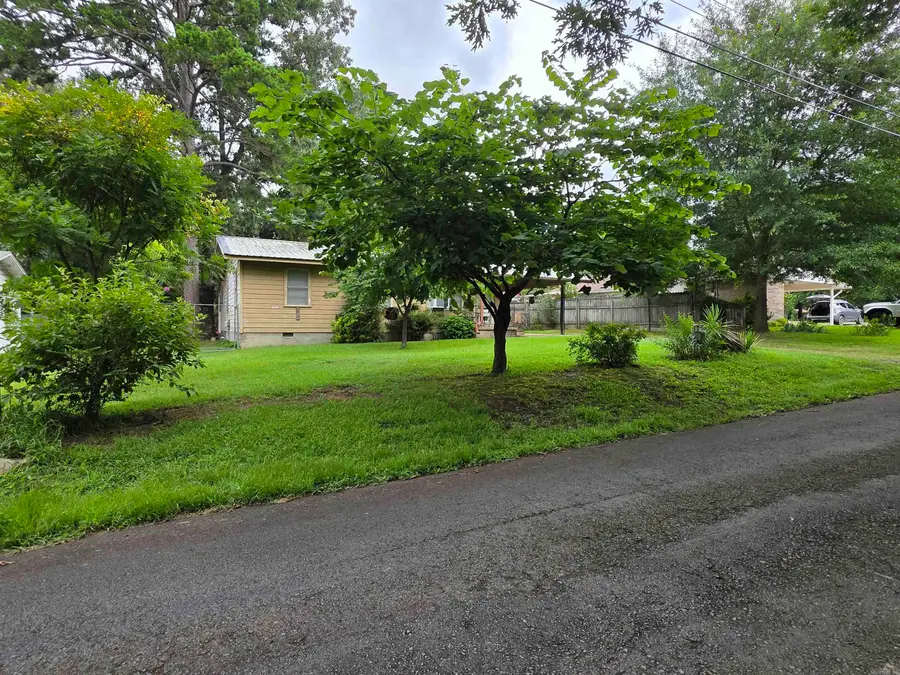 2005 Andrys Ave, Mena, AR 71953 - #3