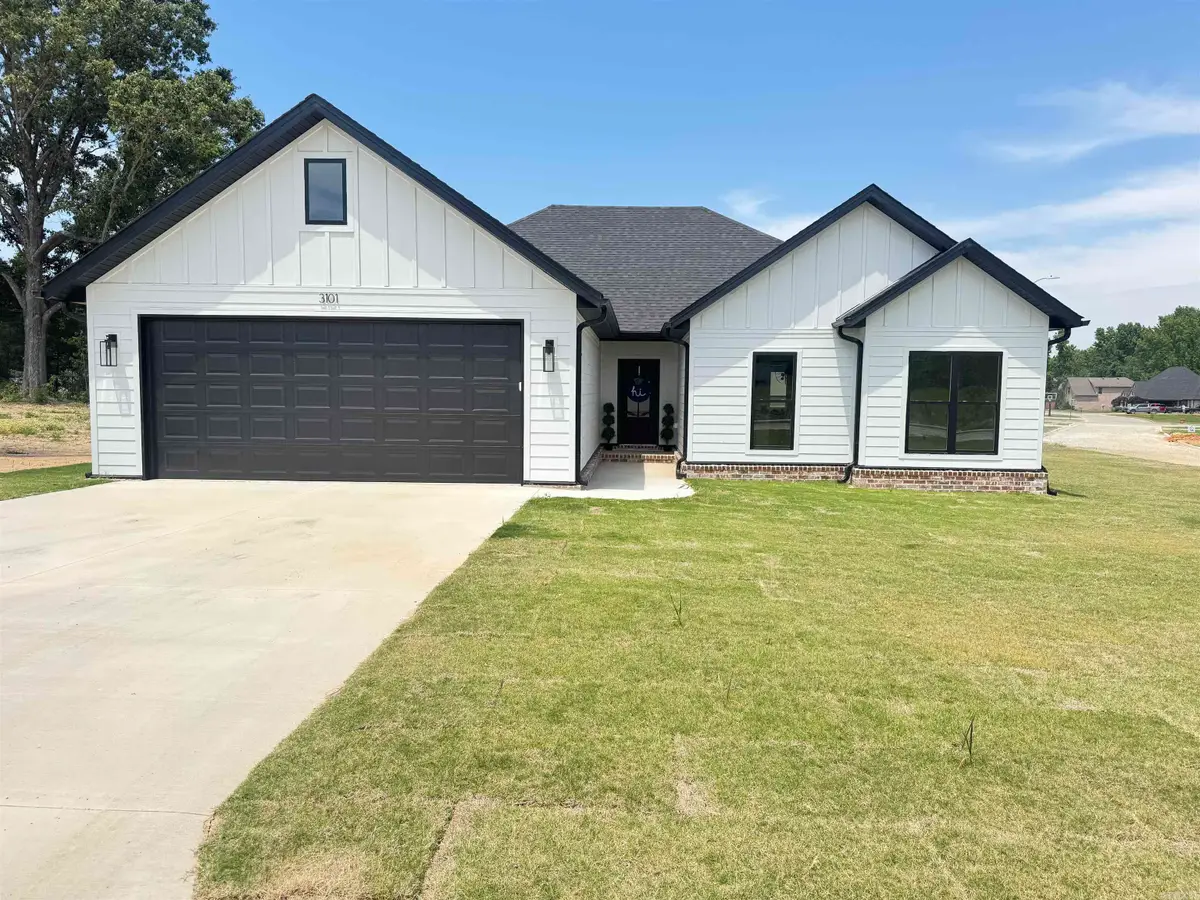 3101 Lynn Drive, Paragould, AR 72450 - #1