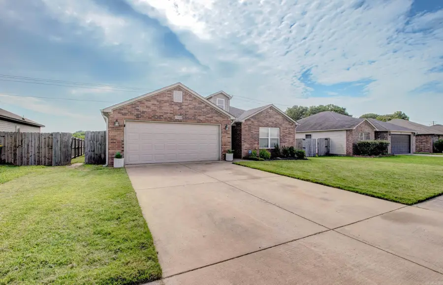 1900 Viburnum St., North Little Rock, AR 72117 - #2