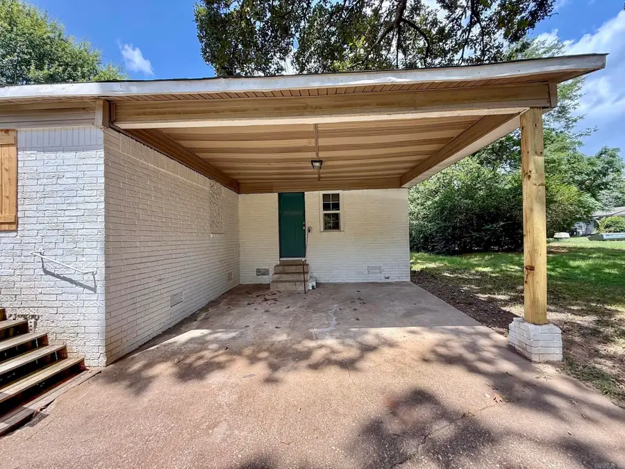 1423 1/2 S East St, Benton, AR 72015 - #3