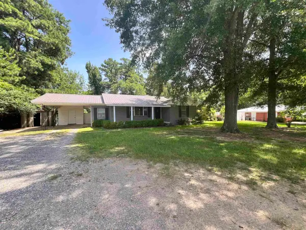 201 E Wiley Street, Star City, AR 71667