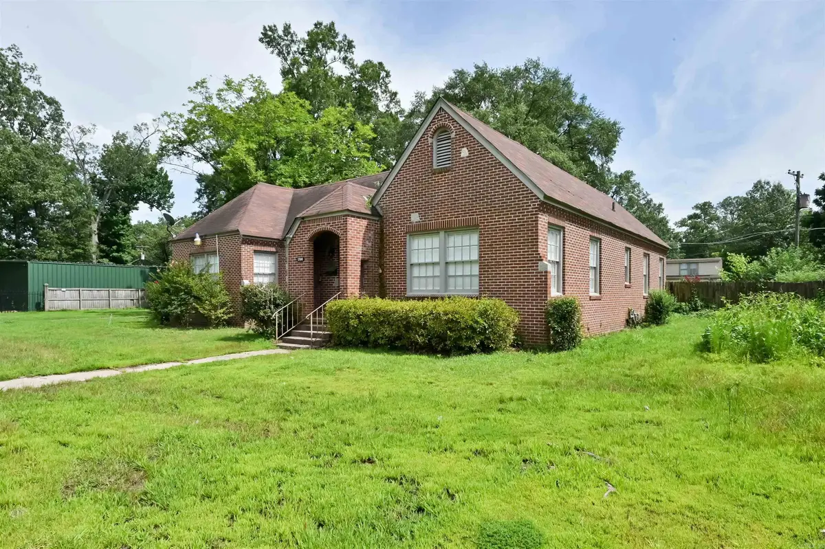 1300 W 28th Avenue, Pine Bluff, AR 71603 - #1