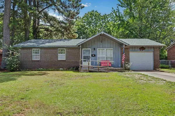 809 S Twin Cedar Drive, Clarksville, AR 72830