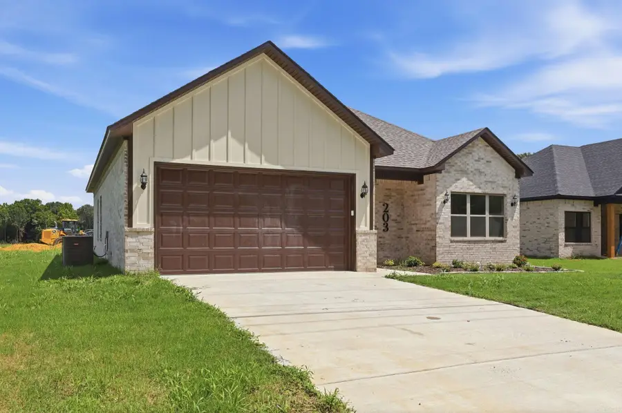 203 E Flordia Street, Beebe, AR 72012 - #2