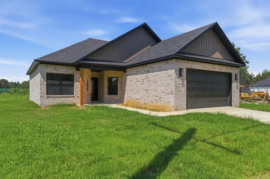 205 E Flordia Street, Beebe, AR 72012 - #2