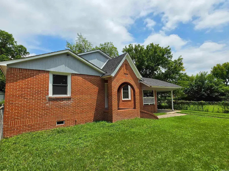 1703 W 19th St, North Little Rock, AR 72114 - #2