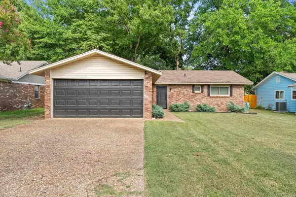 302 Club Lane, Conway, AR 72034