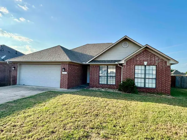 2460 Apple Blossom, Conway, AR 72034