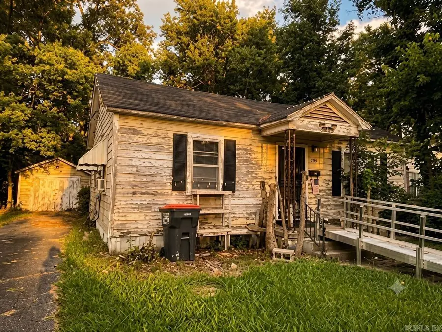 1603 W 31st Avenue, Pine Bluff, AR 71603 - #3