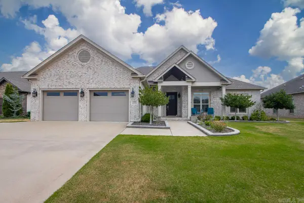 1750 Pecan Creek Drive, Conway, AR 72034