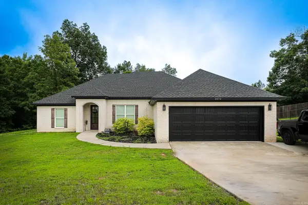 2072 Creekwood Circle, Bauxite, AR 72011