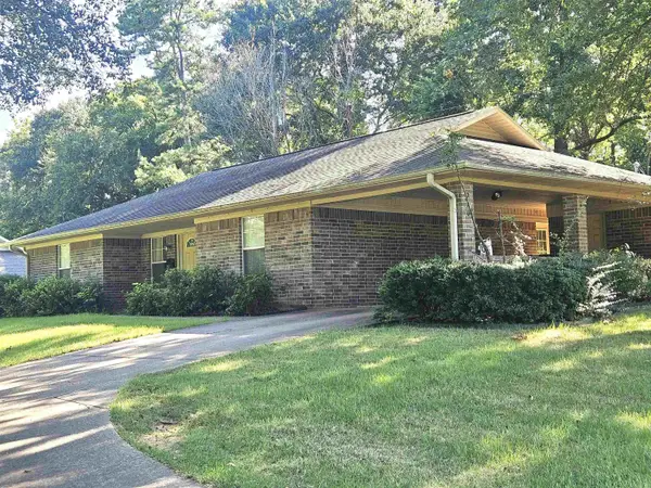710 W Howard Street, Nashville, AR 71852