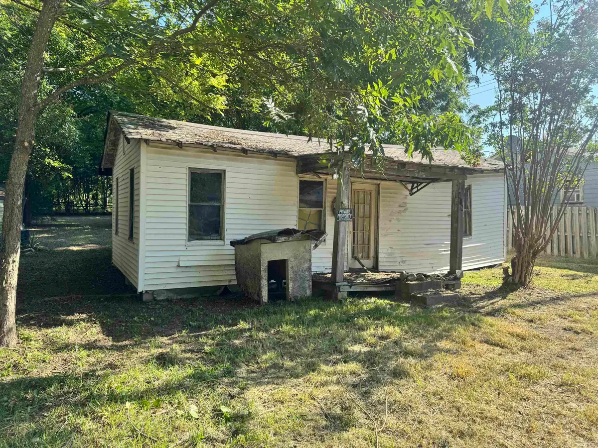 408 Petros Ave, Mena, AR 71953 - #1