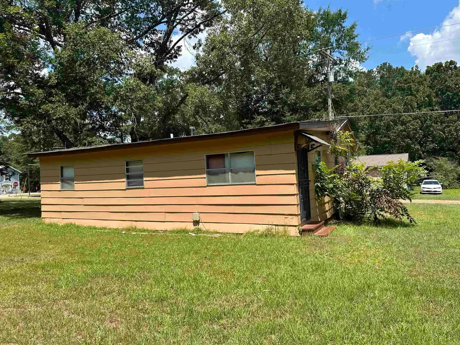 105 E 6th, Fordyce, AR 71742 - #3