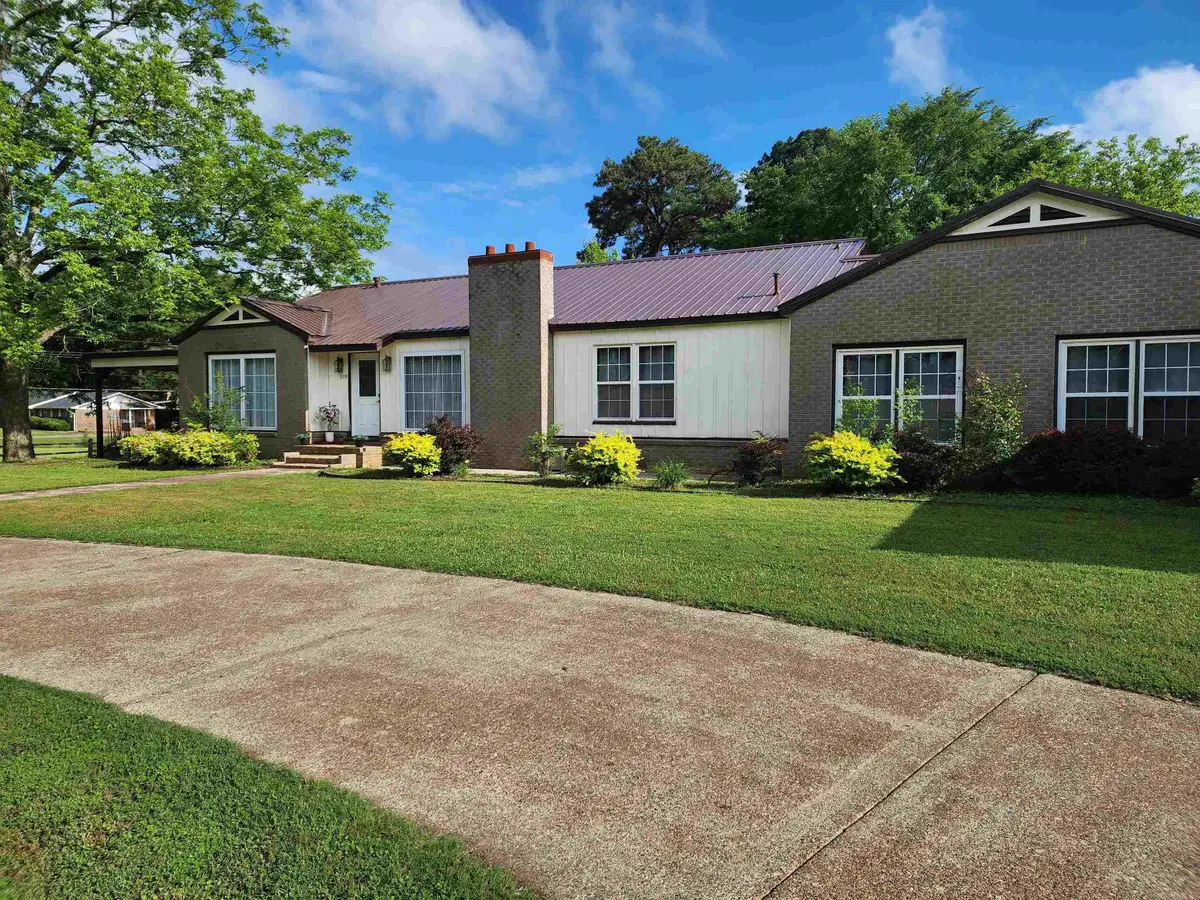 809 W Johnson Street, Nashville, AR 71852 - #1