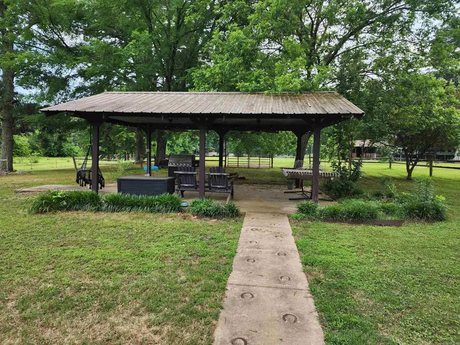 809 W Johnson Street, Nashville, AR 71852 - #3