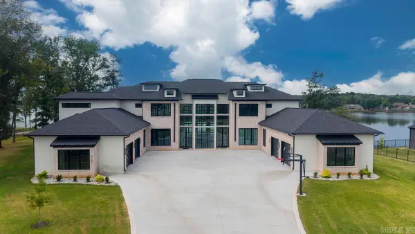 7346 Lake Point Circle, Benton, AR 72019