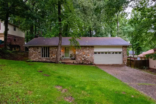 10 Breeds Hill Court, Little Rock, AR 72211