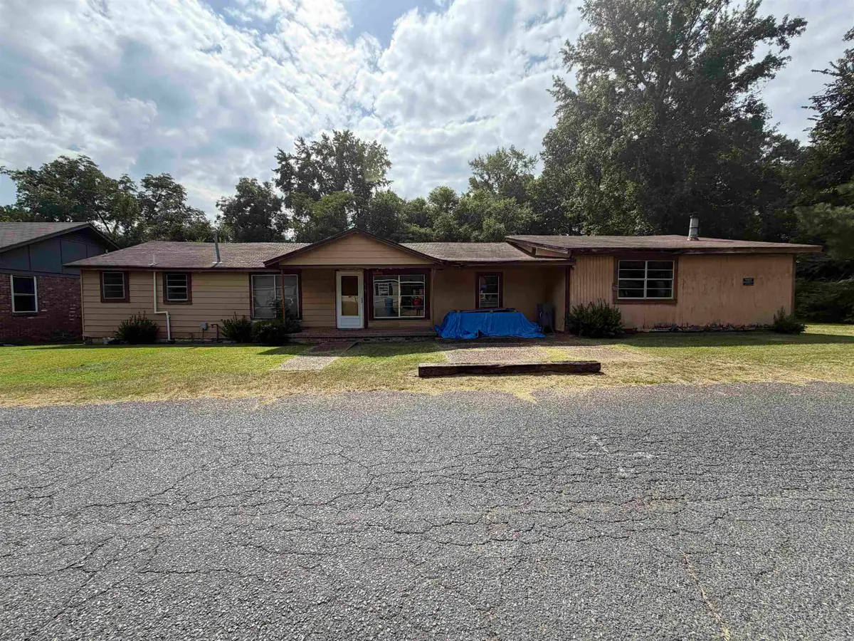 226 E Elizabeth Ann Street, Malvern, AR 72104 - #1
