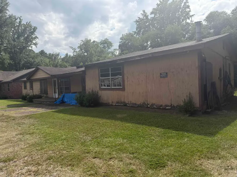 226 E Elizabeth Ann Street, Malvern, AR 72104 - #3