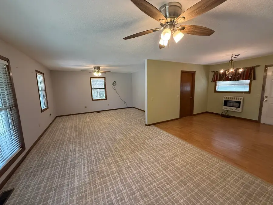 82 S Oak Street, Melbourne, AR 72556 - #3