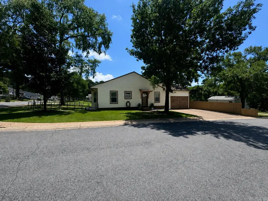 152 Chelle Street, Hot Springs, AR 71901 - #2