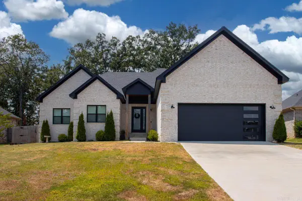 877 Oak Forest Circle, Sherwood, AR 72120