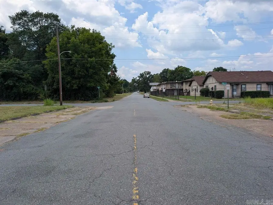 421 W Barraque Street, Pine Bluff, AR 71601 - #3