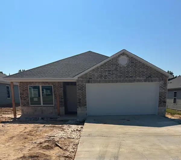 8033 Chesapeake Trail, Bauxite, AR 72011