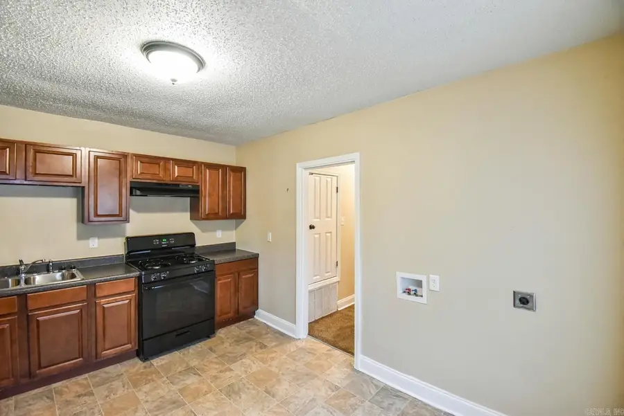 1100 S Woodrow Street, Little Rock, AR 72204 - #3