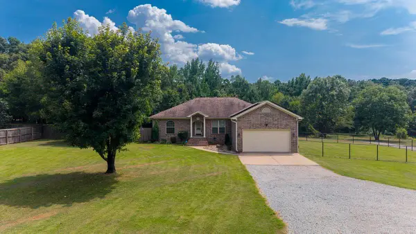 3495 Hilltop Road, Bryant, AR 72022