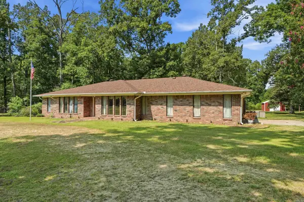 6845 Village Dr, Pine Bluff, AR 71603