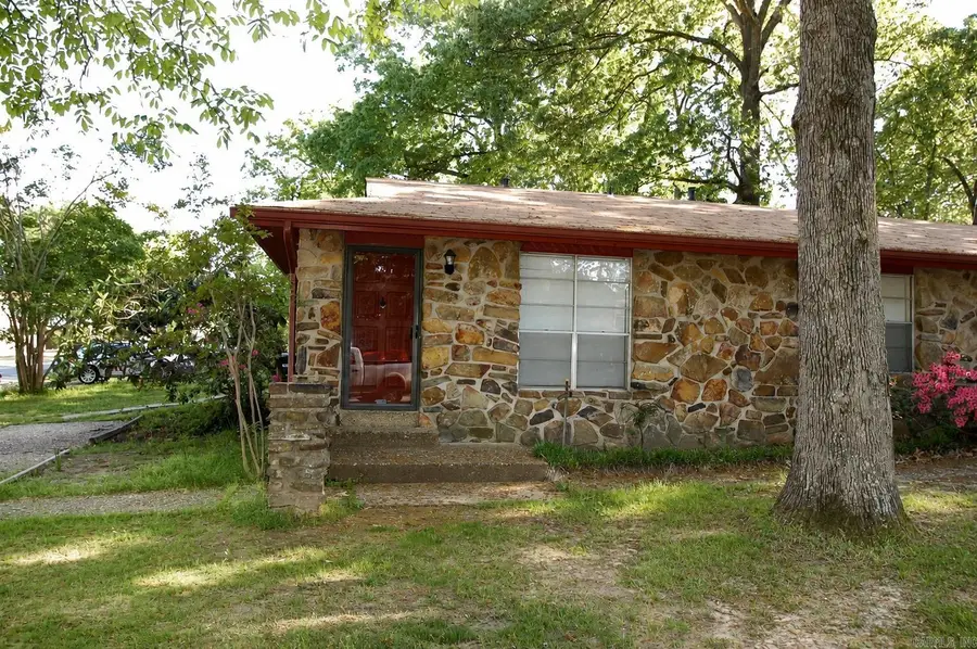 6102 N Woodview Drive, Sherwood, AR 72120 - #2