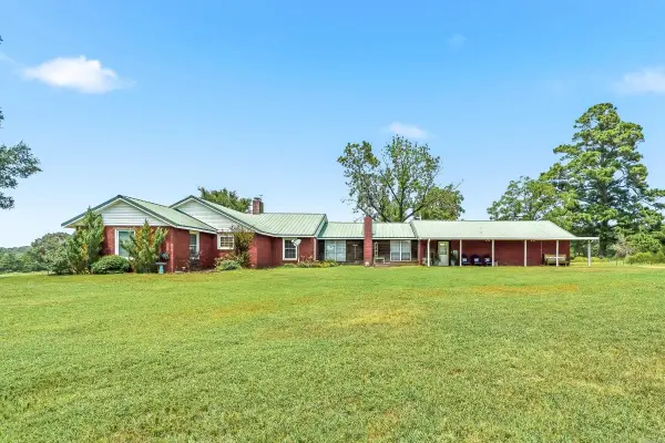 137 Pickering Drive, Horatio, AR 71842