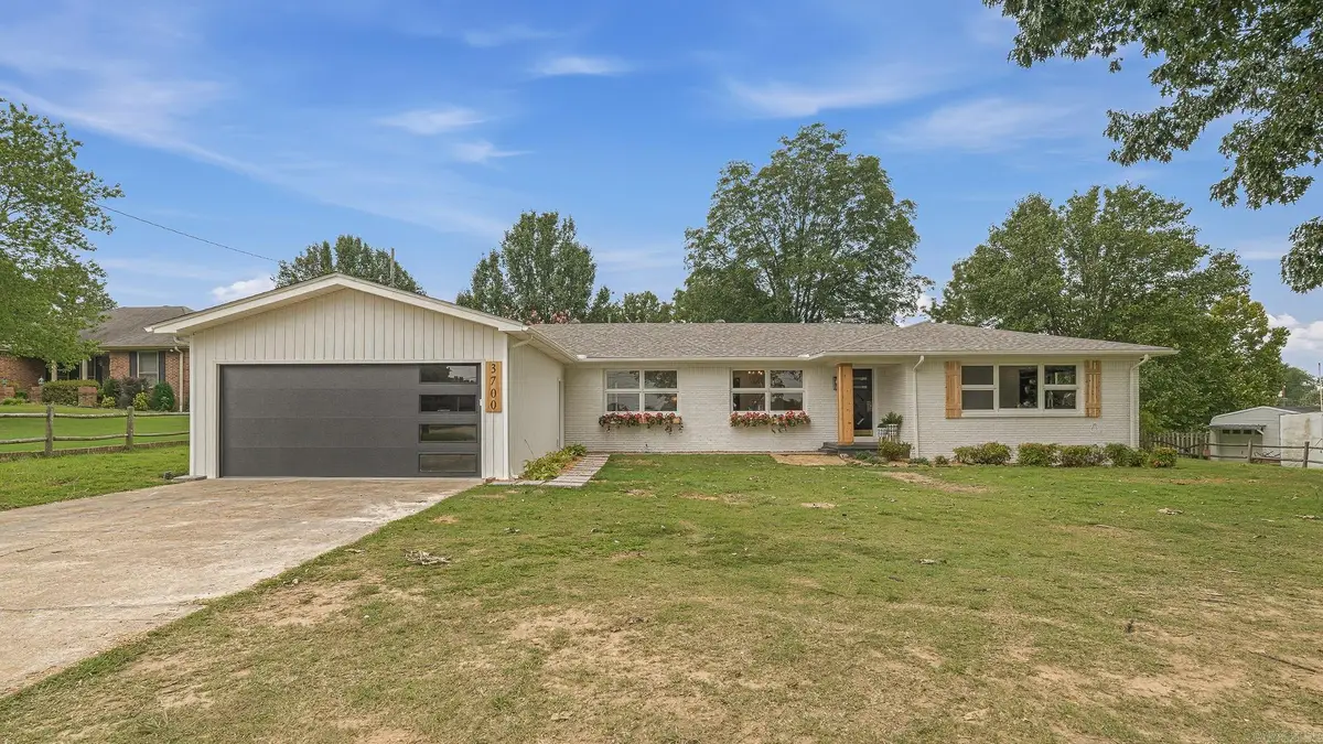 3700 W Kingshighway, Paragould, AR 72450 - #1