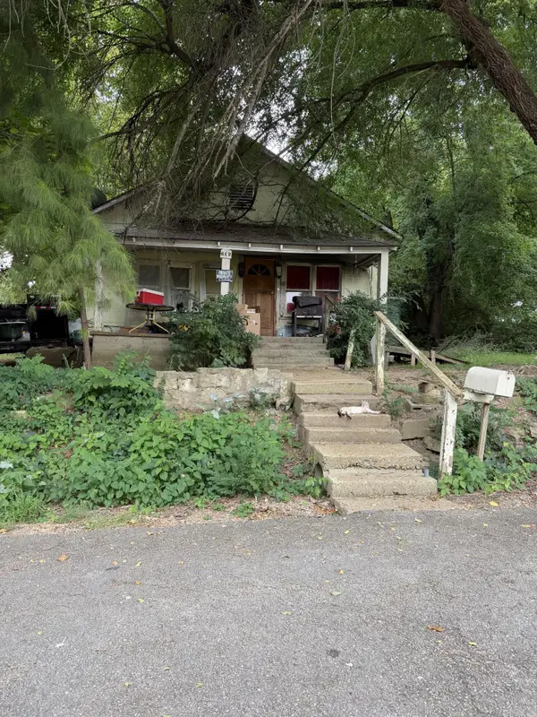 612 Park Street, Flippin, AR 72634