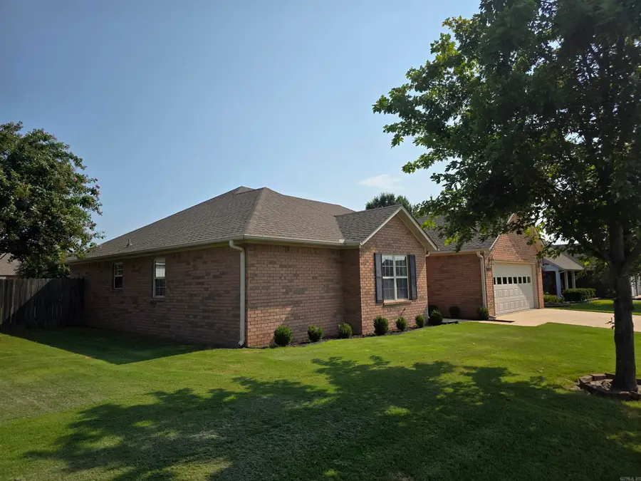2903 Cambridge Drive, Paragould, AR 72450 - #3