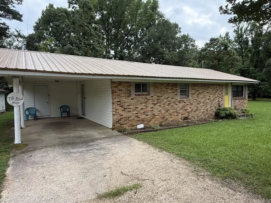 109 W Elm St, Fountain Hill, AR 71642 - #2