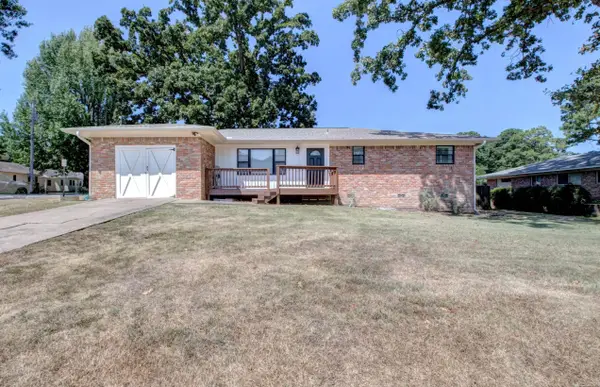 602 E Saline Circle, Benton, AR 72019