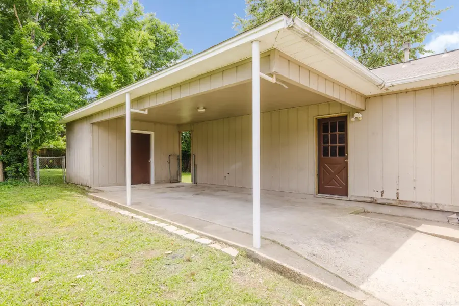 316 W Conway St, Benton, AR 72015 - #3