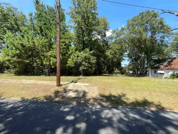 428 Maple St, Camden, AR 71701