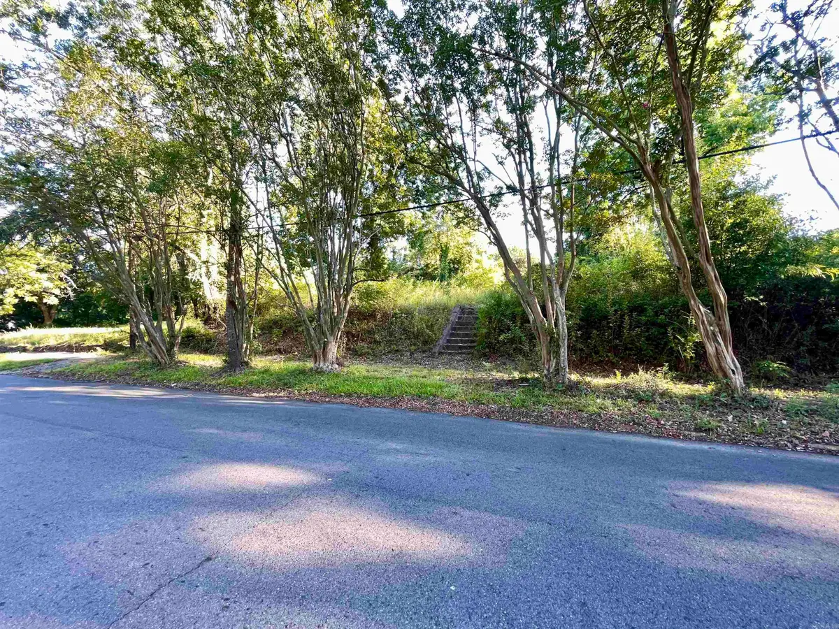 437 Maple St, Camden, AR 71701 - #1