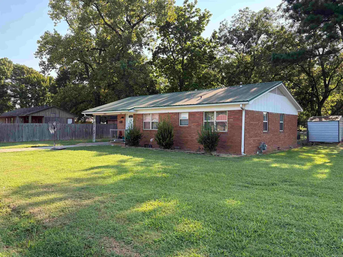 908 Block St, Wynne, AR 72396 - #1