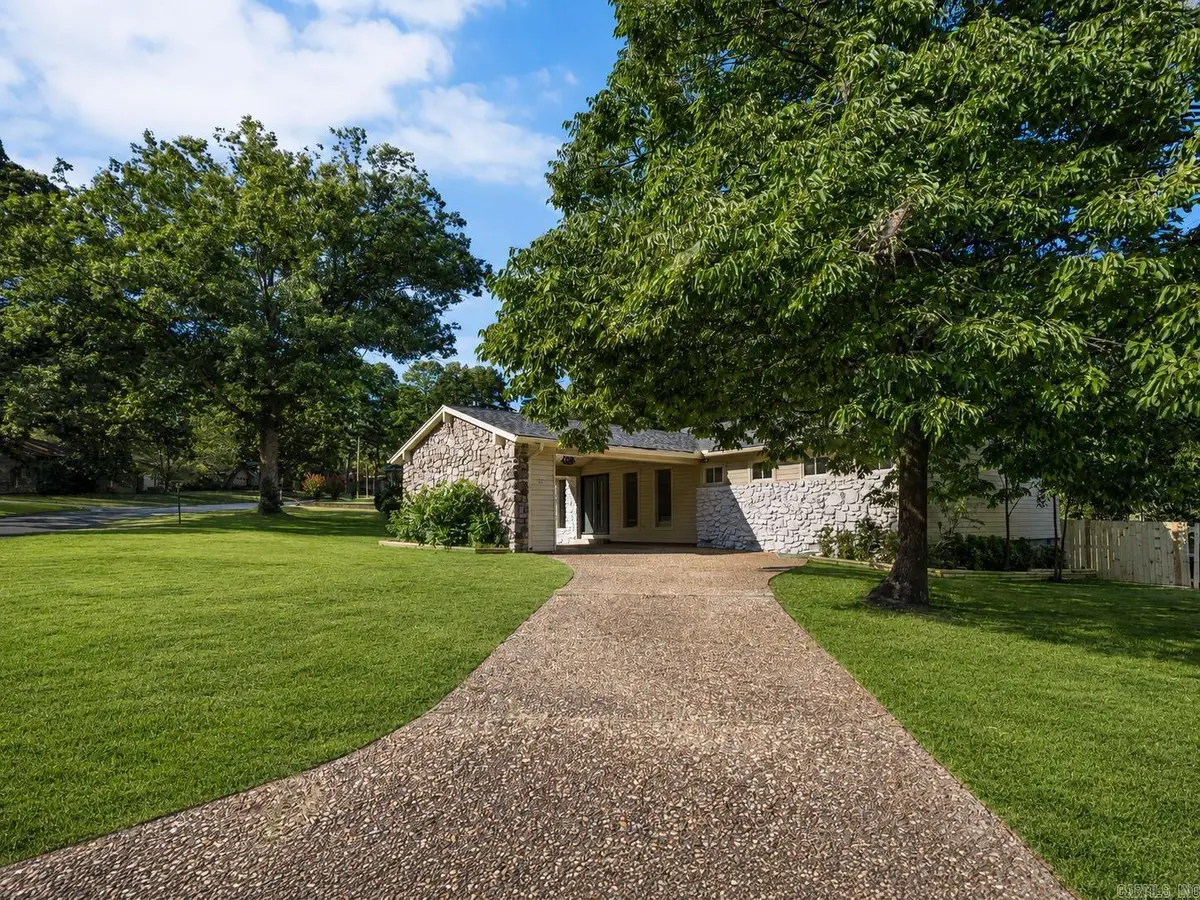 11 Crownpoint Road, Little Rock, AR 72227 - #1