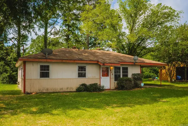 420 E Oakland St, Monticello, AR 71655