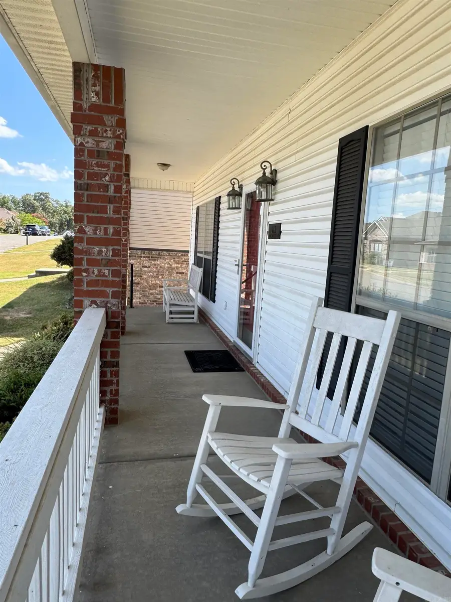 2116 Sage Meadows Cir., Sherwood, AR 72120 - #3