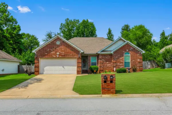 4008 Madrid Dr, Benton, AR 72015