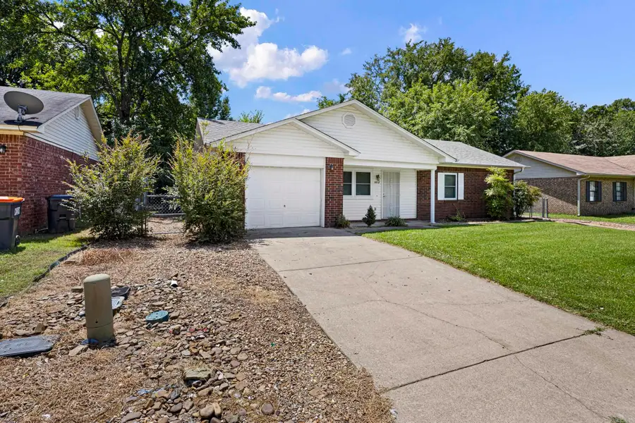 1612 E L Street, Russellville, AR 72801 - #2