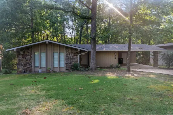 1 Torres Place, Hot Springs Village, AR 71909