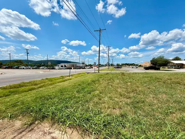 2208 E Main, Mountain View, AR 72560
